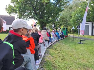 przejazd małym pociągiem - kolejką, na powierzchni